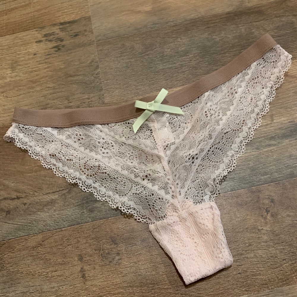 VS Victoria Vintage Lace Cheeky Thong Panty